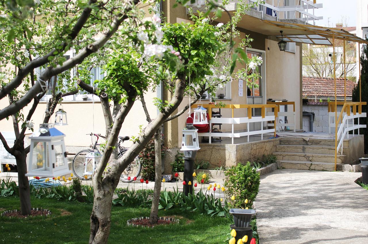 Sarac Hostel เปเย ภายนอก รูปภาพ
