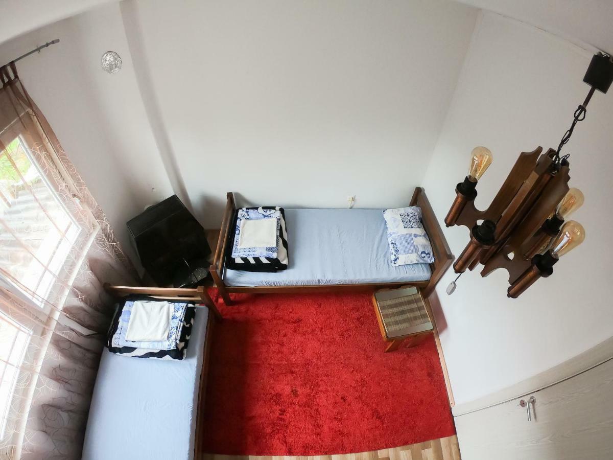 Sarac Hostel เปเย ภายนอก รูปภาพ